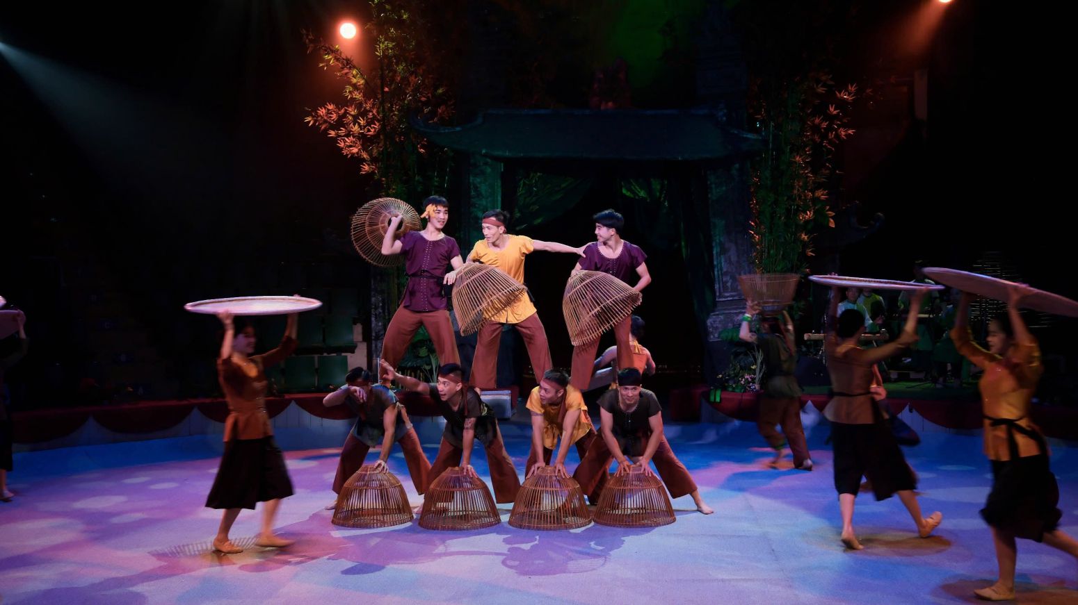 Vo dien “Loi Cua Tre” ke cau chuyen ve Tre Viet Nam qua nghe thuat Xiec. Anh: Nguyen Dat