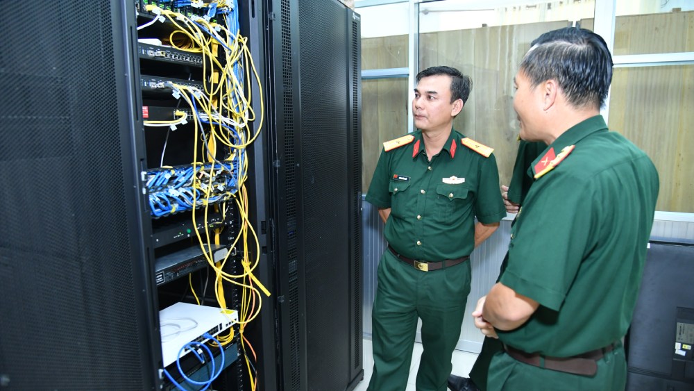 The Military Command of An Giang province upgrades digital infrastructure to serve digital transformation. Photo: Phuong Vu