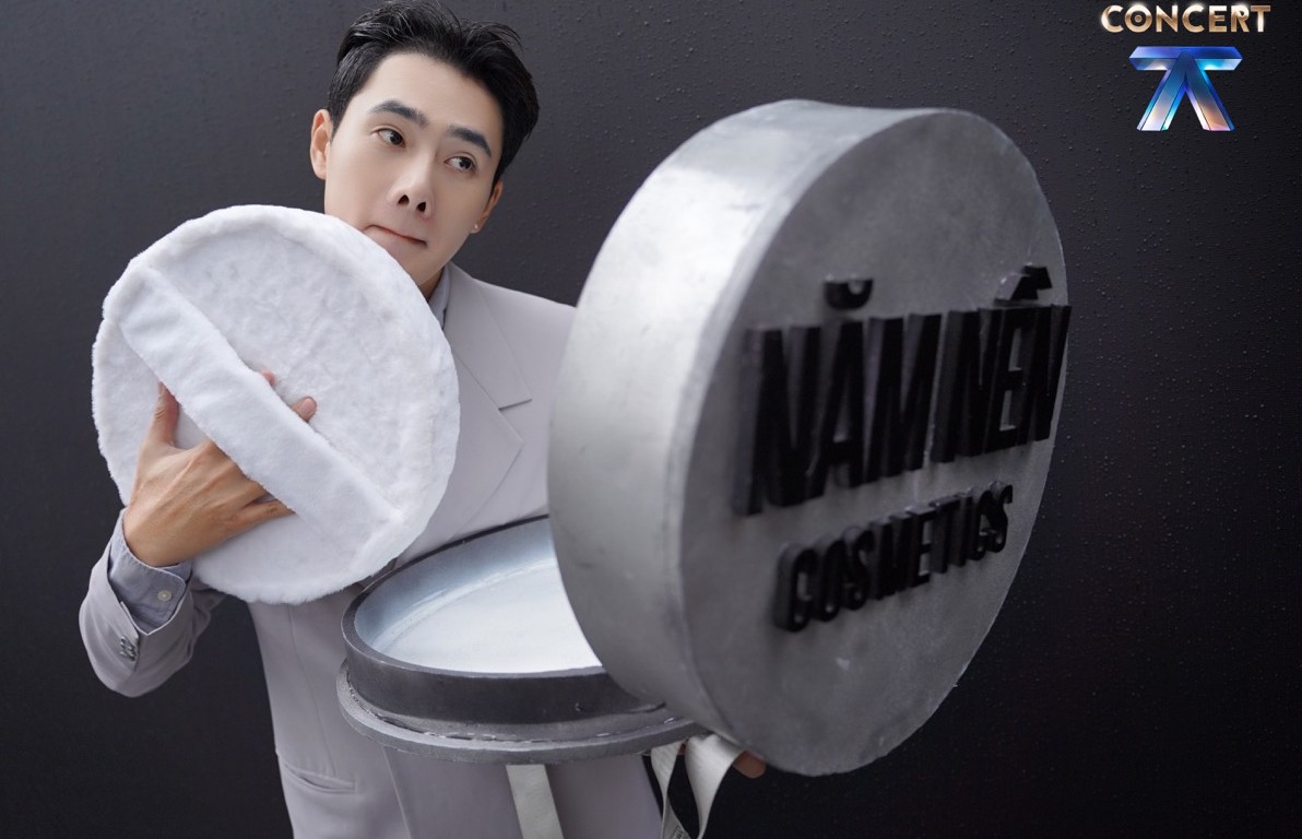 Anh trai say hi organiza actividades antes del concierto. Foto: VieON.