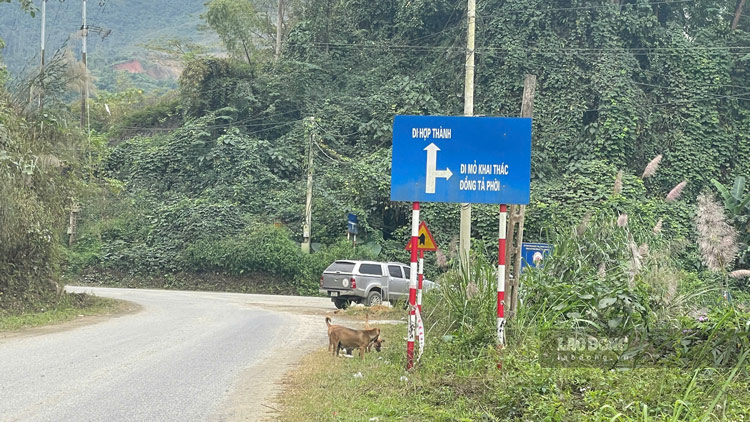 Duong xa thong thoang sau khi nguoi dan giai tan. Anh: Dinh Dai