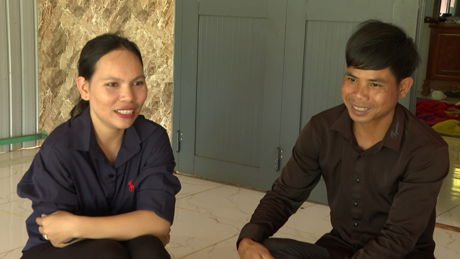 Mo hinh trong cay co gia tri kinh te cao va lam cong nhan cao su on dinh muc luong, doi song. Anh: Hoang Long 