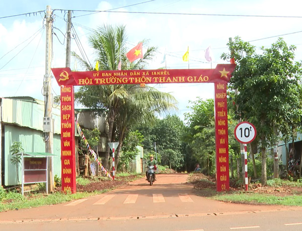 Nhieu thon lang sang, xanh, sach dep o mien nui. Anh: Hoang Long 