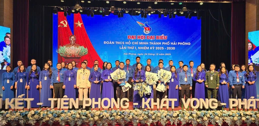 Ban Chap hanh Doan TNCS HCM TP Hai Phong ra mat Dai hoi. Ảnh: Hoang Khoi