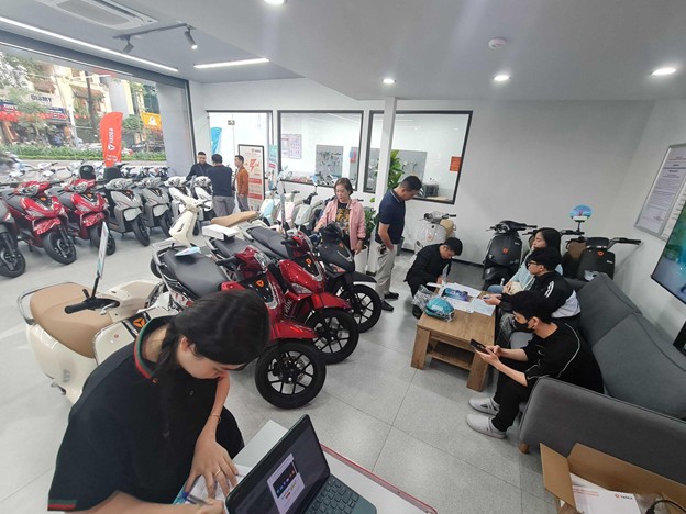 OKXE mang den cho nguoi dung goi “bao hanh kep” va ho tro linh hoat doi tra trong 3 ngay. Anh: OKXE