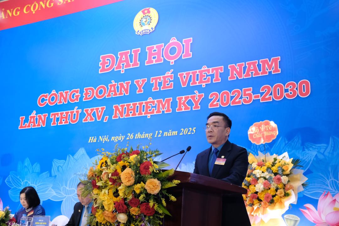 Ong Nguyen Luong Tam - Chu tich Cong doan Y te Viet Nam. Anh: Bao Han 