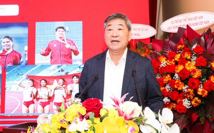Chu tich Lien doan dien kinh Viet Nam Hoang Ve Dung phat bieu tai buoi le. Anh: Bui Luong
