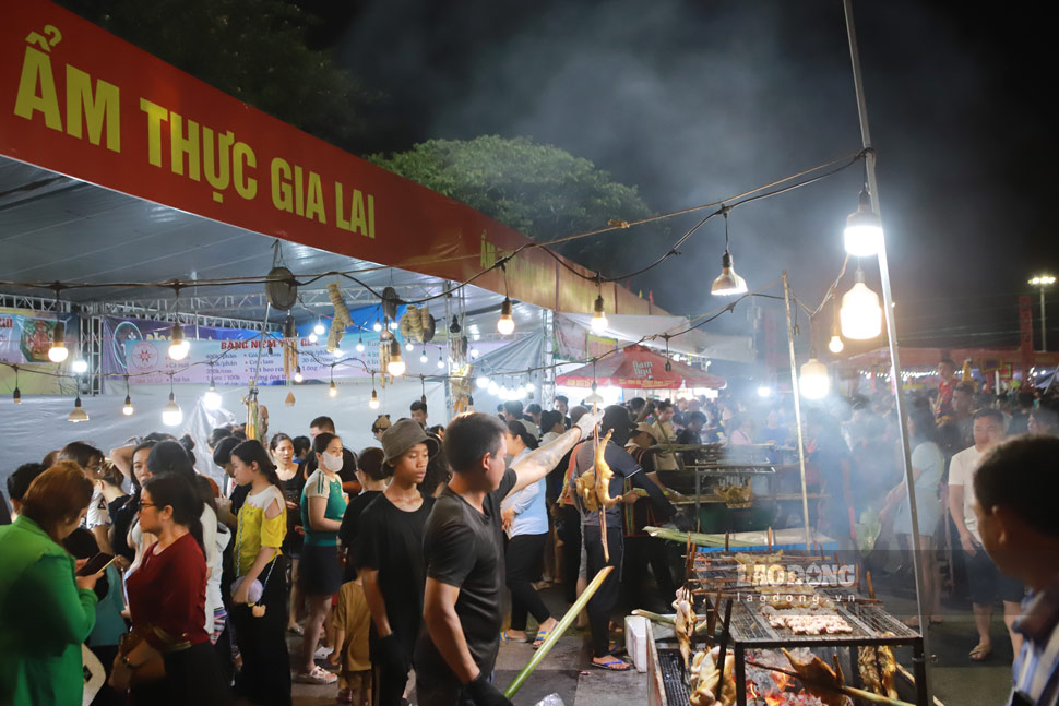 Gia Lai orients cuisine and food services as one of the 5 key pillars for night economy development. Photo: Hoai Phuong