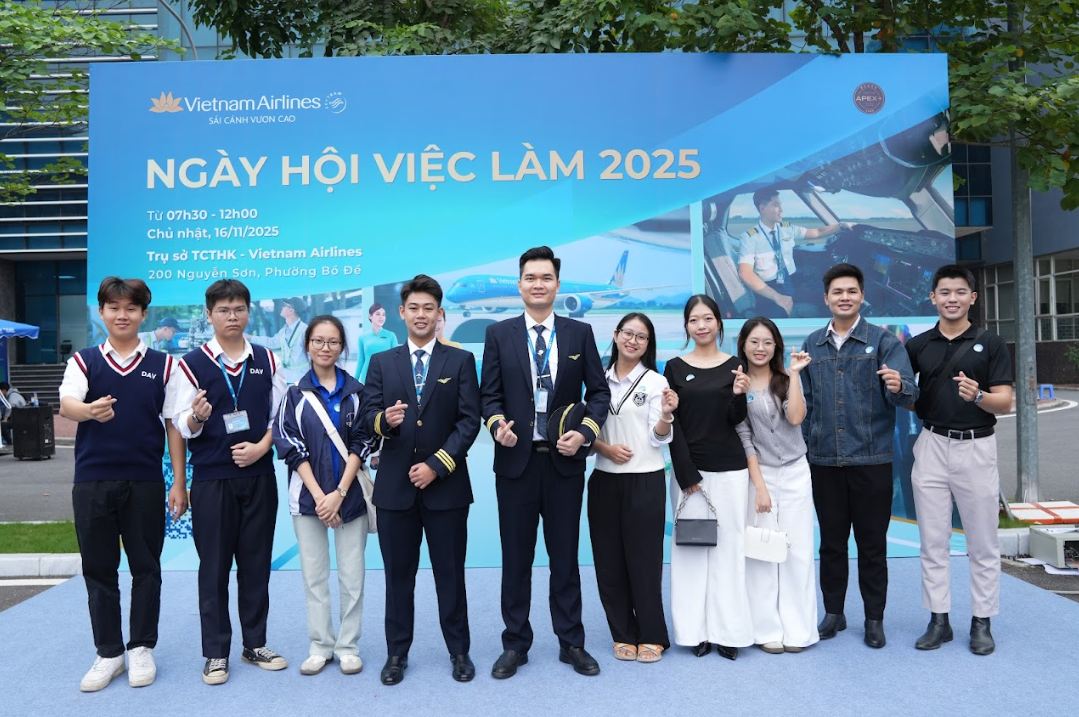 Vietnam Airlines da biến Ngay hôi viêc lam thanh hanh trinh chắp canh ước mơ, lan toa tinh thần cất canh sự nghiêp va bồi dắp thế hê nhân lực tre. Anh VNA
