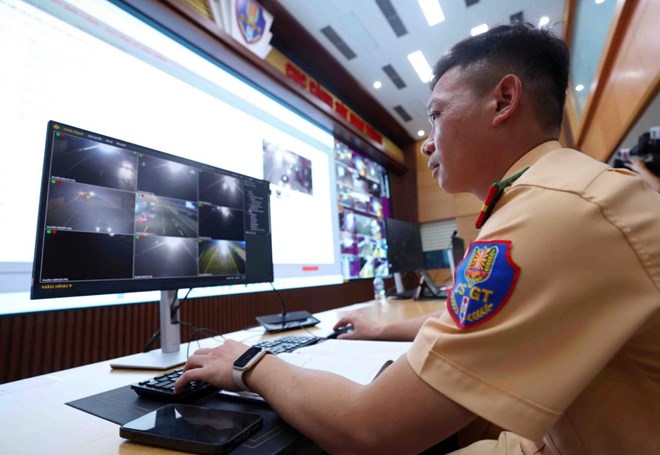 Monitoring system at the Traffic Police Command Information Center. Photo: Viet Dung