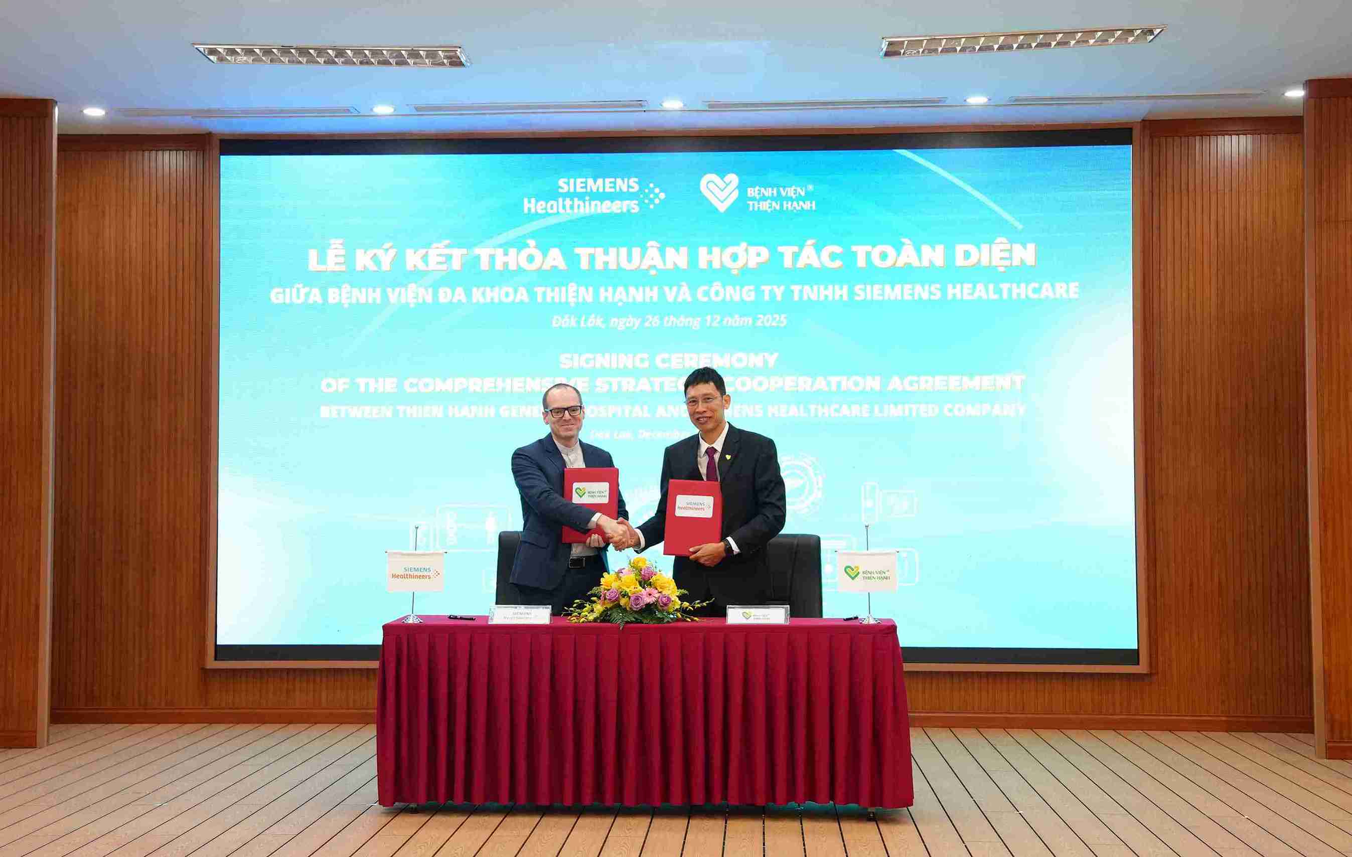 Viec phoi hop lau dai giua 2 don vi giup cham soc suc khoe nguoi dan tot hon. Anh: Bao Trung