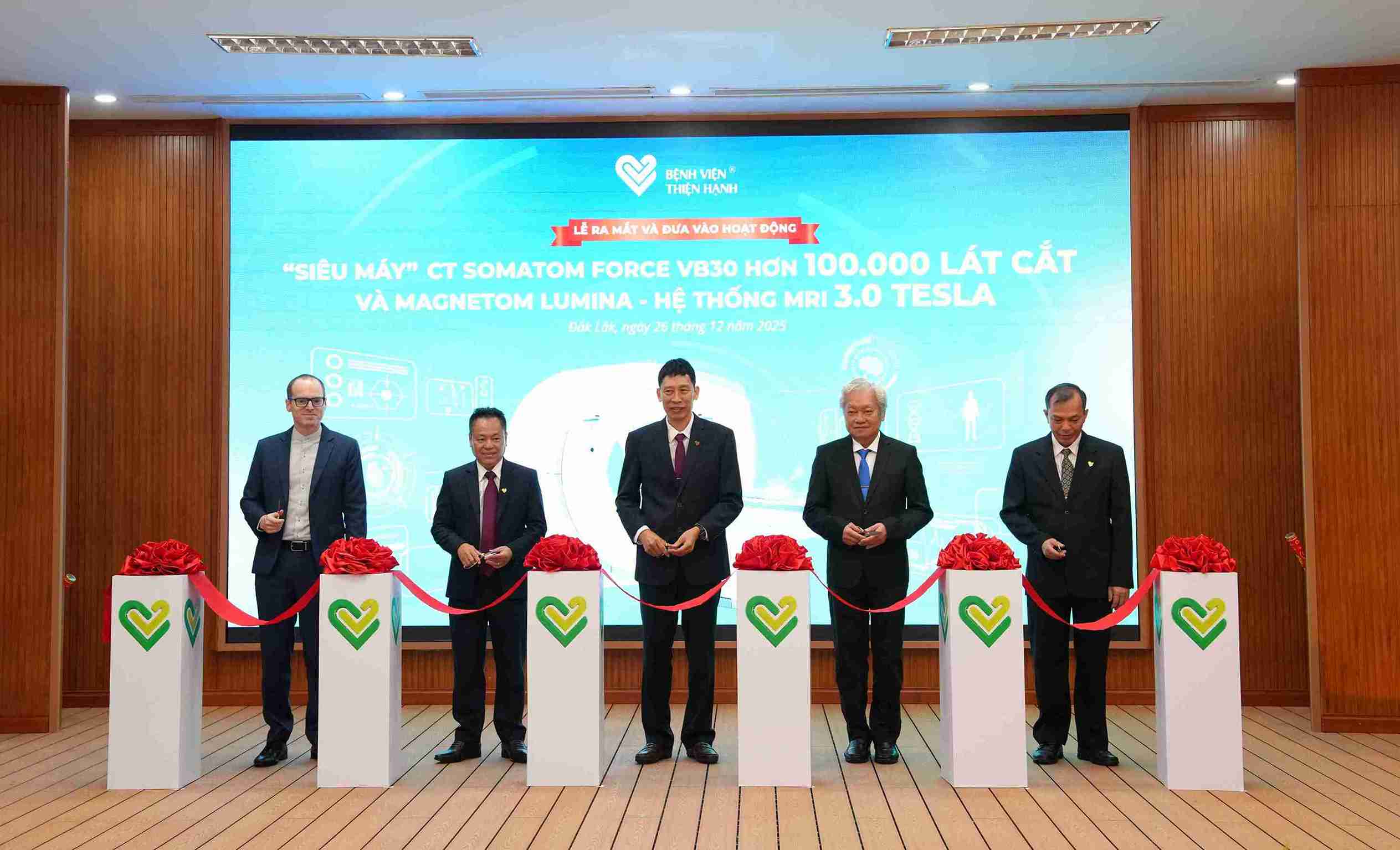 The two units organize the signing of a memorandum of understanding. Photo: Bao Trung