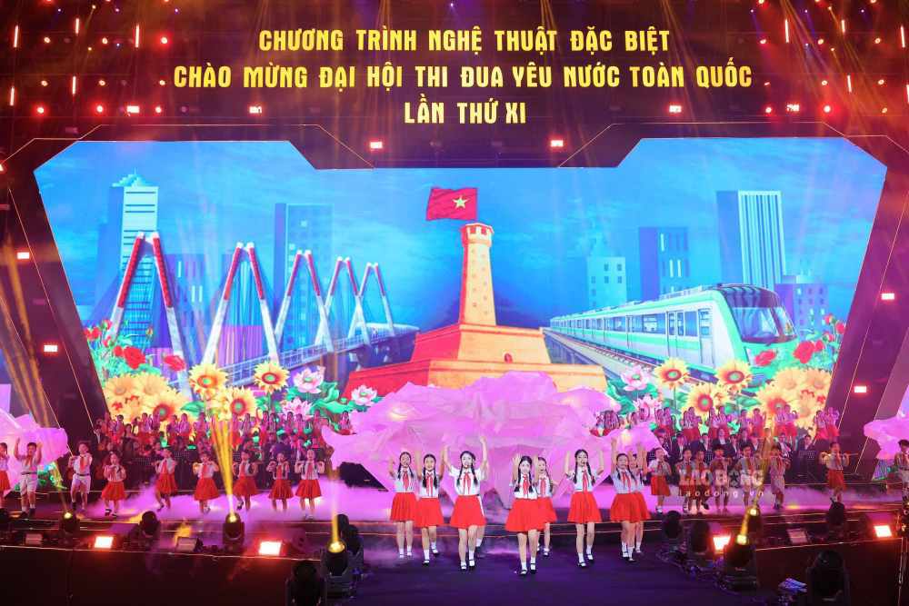 Chuong trinh quy tu nhieu tiet muc nghe thuat dac sac chao mung Dai hoi Thi dua yeu nuoc toan quoc 2025. Anh: Hai Nguyen