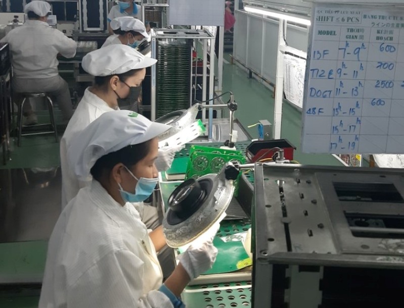 The bonus for the Binh Ngo Lunar New Year 2026 in Ho Chi Minh City is on average about 12.02 million VND/person, an increase of 6.8% compared to the At Ty Lunar New Year 2025. Photo: Nam Duong