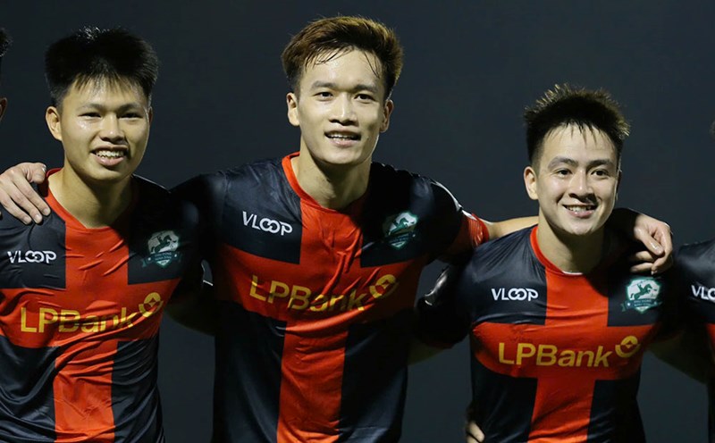 Hoang Duc toa sang trong mau ao Ninh Binh FC o ca giai hang Nhat va V.League. Anh: NBFC