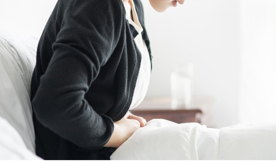 Prolonged, recurrent or severe abdominal pain can be a serious pathological sign. Photo: Thuy Duong