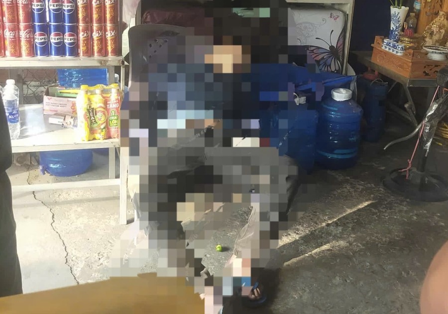 The scene where the man asked for leave at a water stall along National Highway 1 in Tay Ninh, then died. Photo: Police provided