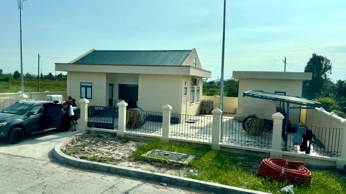 Nha dieu hanh tram thu phi tai nut giao Phan Thiet. Anh: Duy Tuan 