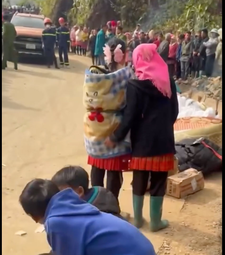 Hien truong vu tai nan nghiem trong o Lao Cai. Anh: Ha Le 