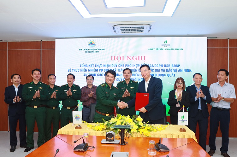 BSR va Ban chi huy Bo doi Bien phong tinh Quang Ngai ky quy che phoi hop moi tai Hoi nghi