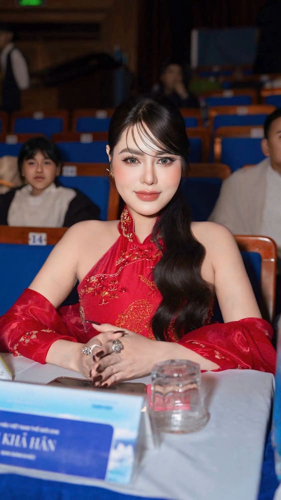 Voi kinh nghiem chinh chien cac cuoc thi sac dep, Hoa hau Di Kha Han dua ra loi khuyen 