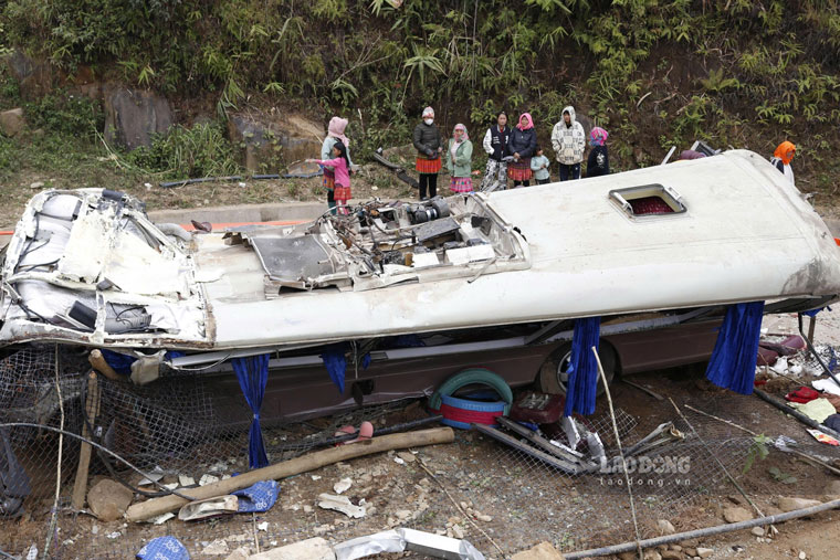 Khu vuc xay ra tai nan co dia hinh doc keo dai. Anh: Van Duc 