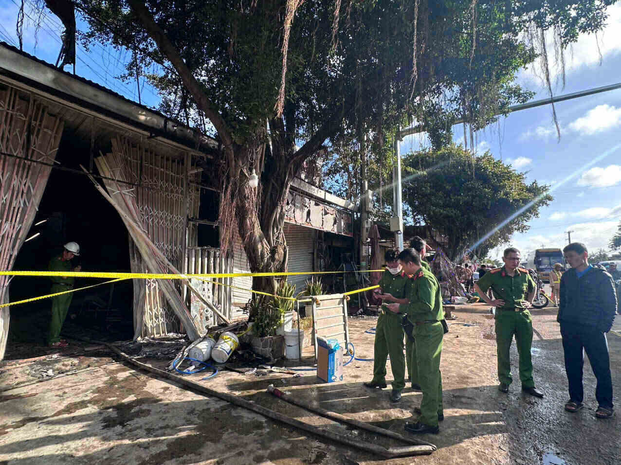 Scene of the fire in Hoa Phu commune, Dak Lak, killing 4 people in one family. Photo: Bao Trung