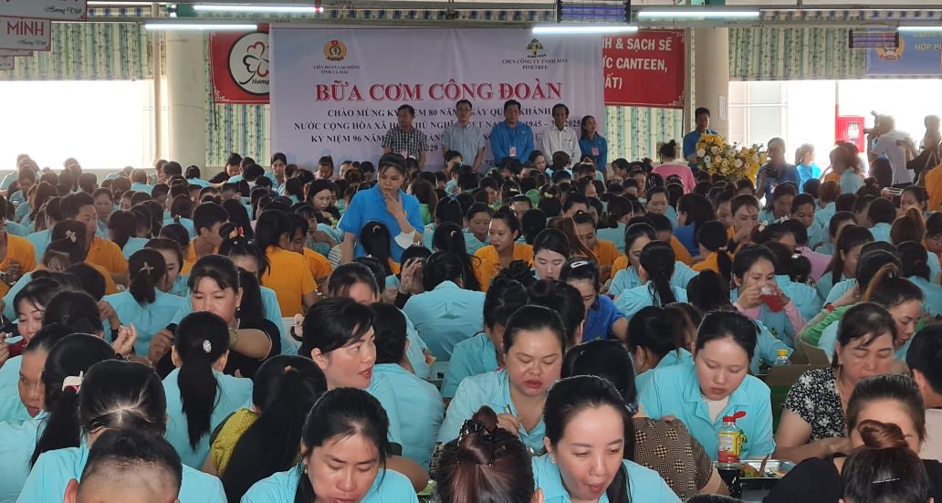 Ca Mau Trade Union organizes "Trade Union Meal" at enterprises with many workers. Photo: Nhat Ho