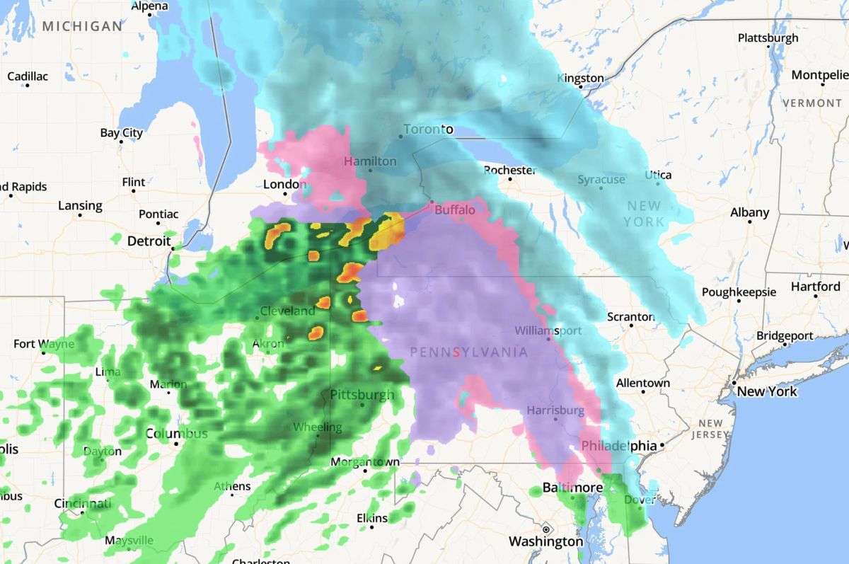Cold air affects some areas in northeastern America, including snow, ice and rain. Photo: Accuweather