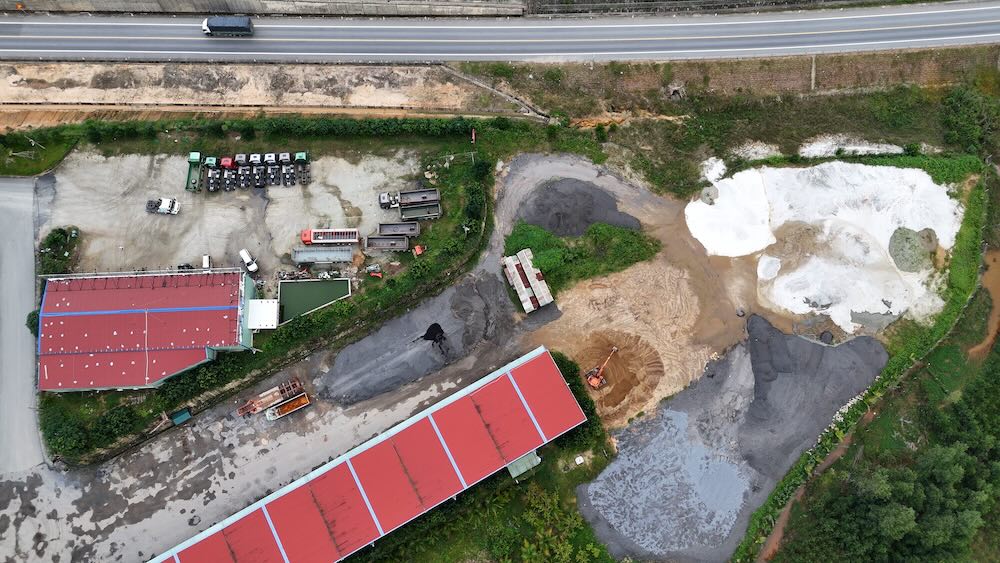 불법 모래 집하장. 사진: PV