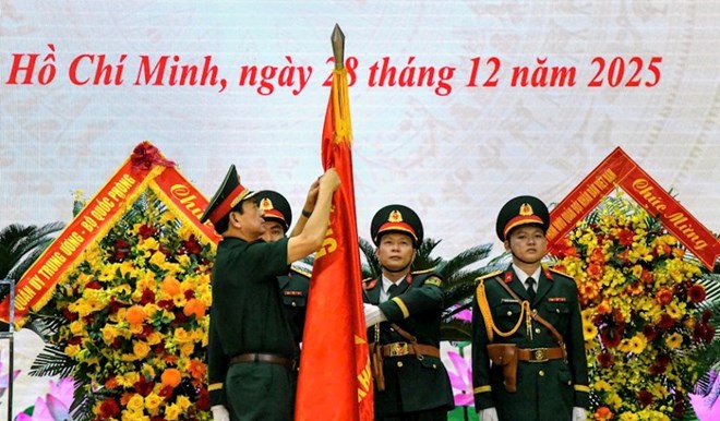 1 Đại tướng quân đội được phong tặng danh hiệu Anh hùng, 2 đơn vị nhận Huân chương
