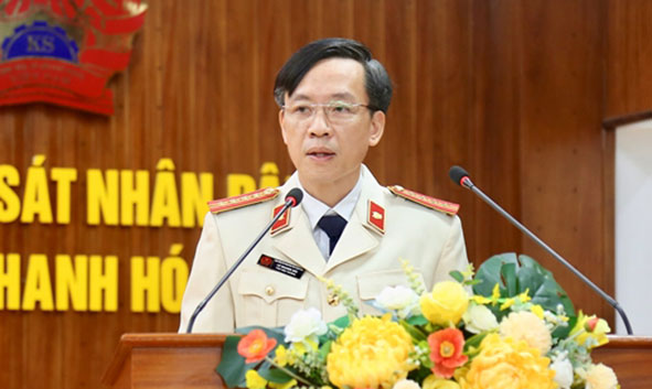Deputy Chief Procurator of Thanh Hoa Provincial People's Procuracy Le Quang Hai speaks after receiving the appointment decision. Photo: Baovephapluat.vn