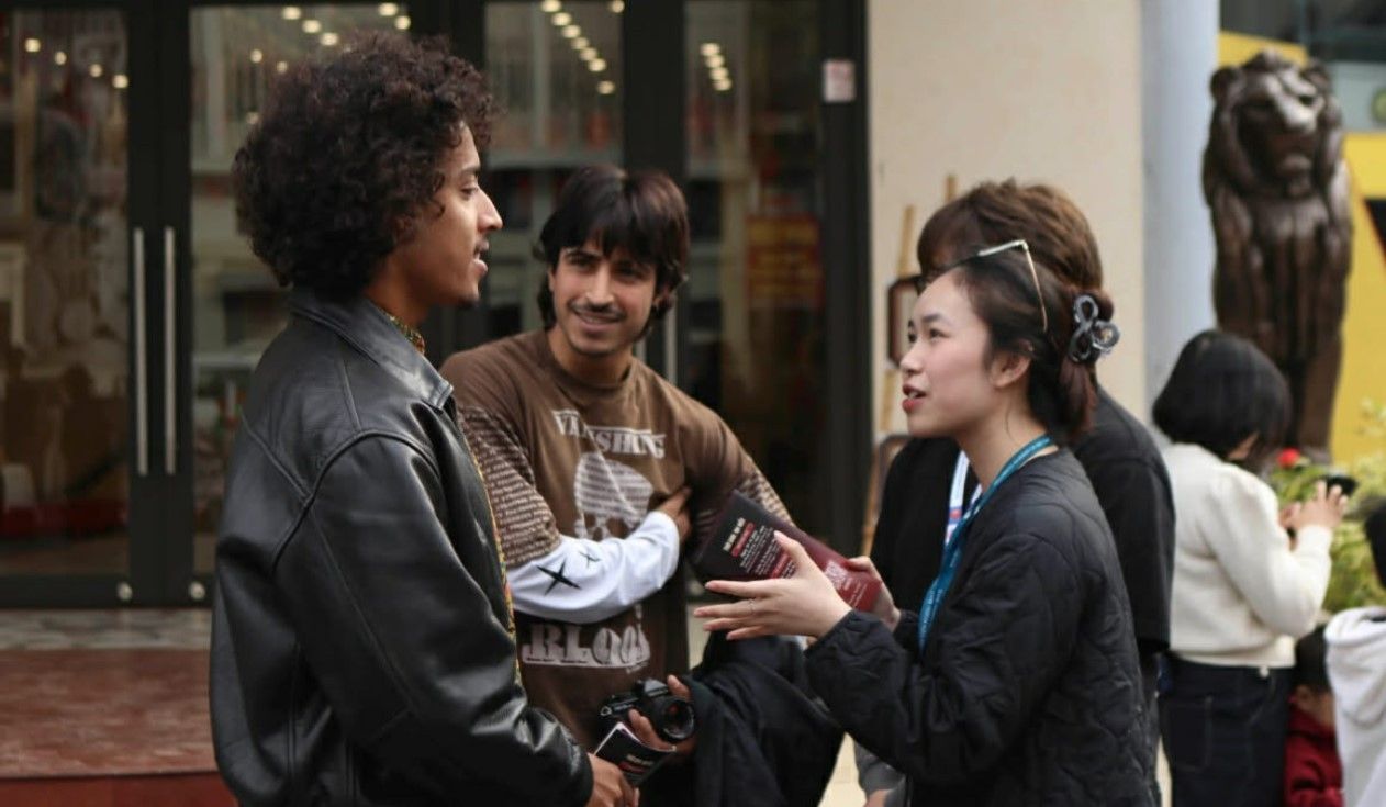 Khach quoc te tham gia hoat dong sang tai su kien. Anh: BTC