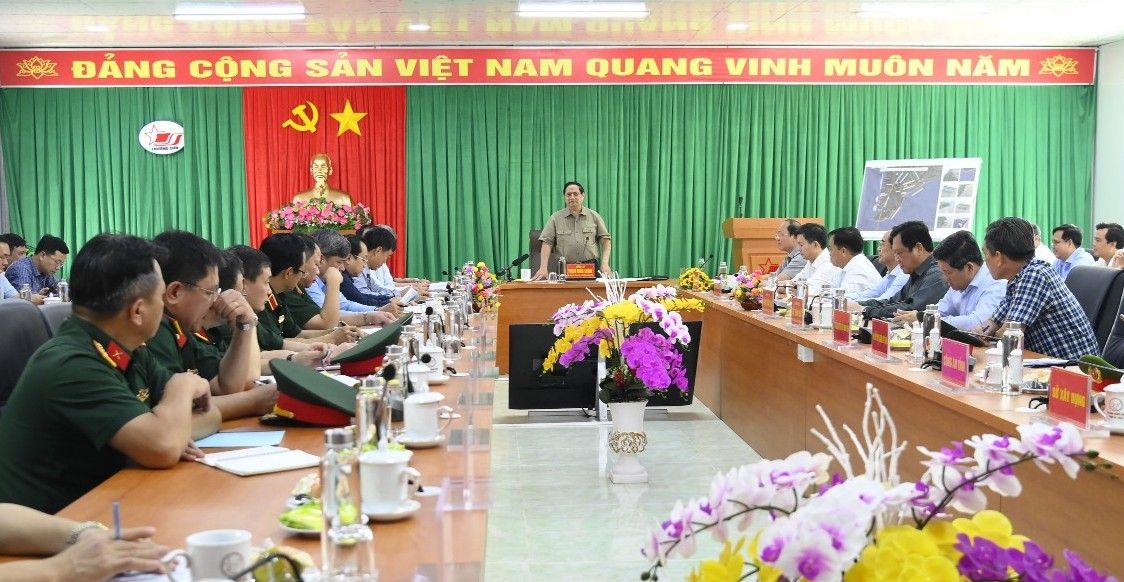 Thu tuong Chinh phu Pham Minh Chinh de nghi cac dia phuong An Giang, Thanh pho Can Tho cap cat da ngay cho cac du an thi cong. Anhr: Van Dong