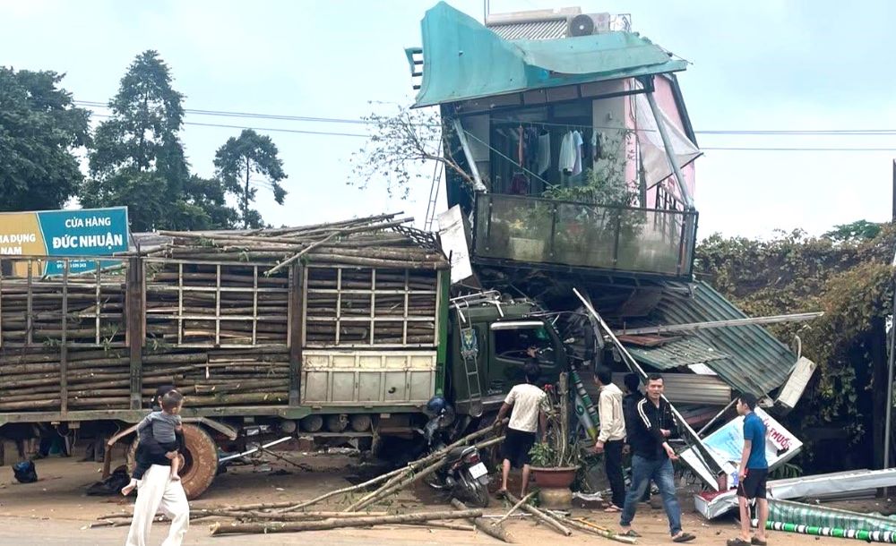 Scene of the traffic accident that killed 1 person. Photo: H.Nguyen
