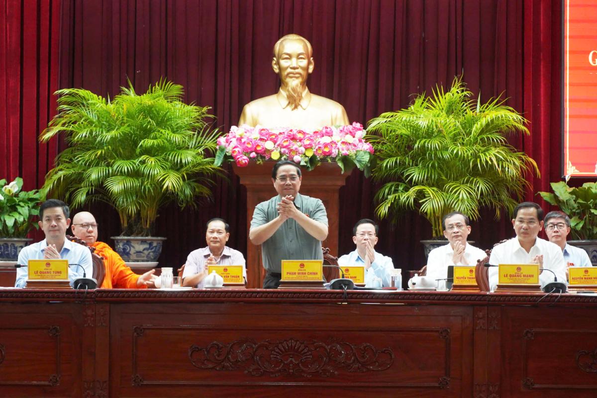 Thu tuong Chinh phu Pham Minh Chinh tiep xuc cu tri tai Can Tho. Anh: Ta Quang