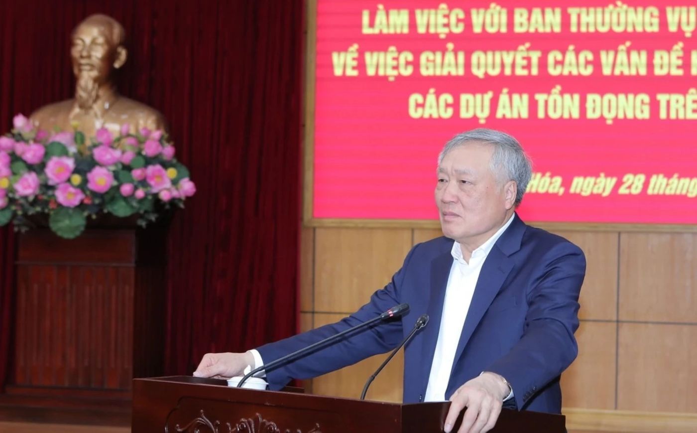 Pho Thu tuong Thuong truc Chinh phu Nguyen Hoa Binh phat bieu ket luan tai buoi lam viec. Anh: Minh Hieu