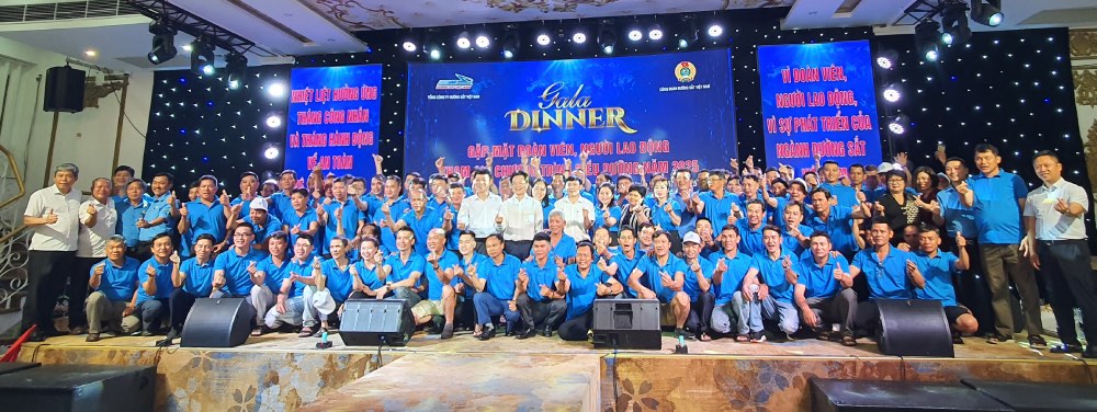 Cong doan Duong sat Viet Nam phoi hop to chuc buoi gap mat nguoi lao dong nhan dip Thang Cong nhan 2025. Anh: CD DSVN