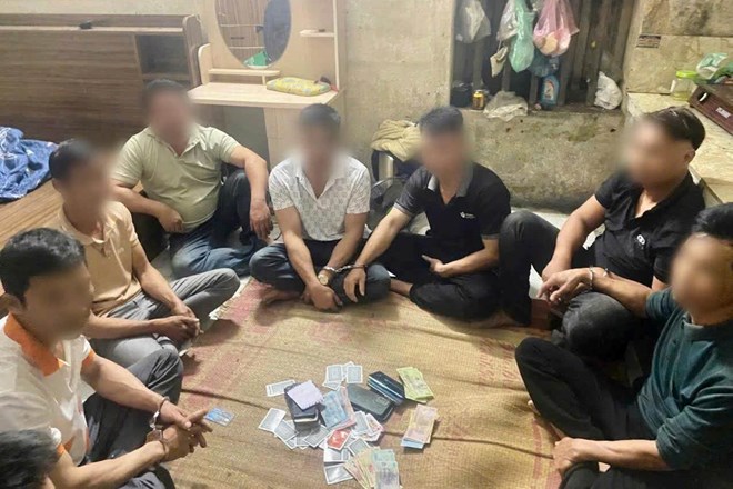 Bắt quả tang 5 đối tượng chơi "liêng" ăn tiền ở Phú Thọ