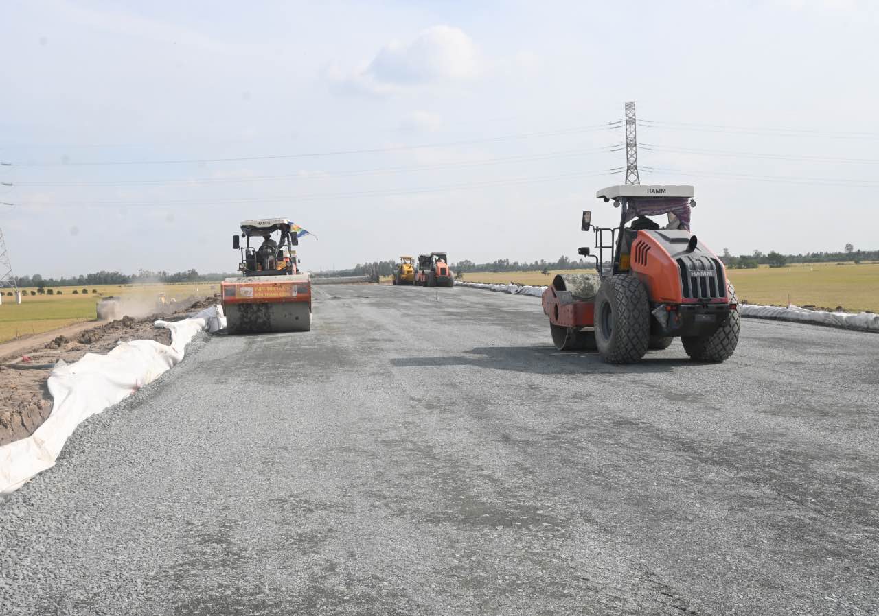 Du an cao toc Chau Doc - Can Tho - Soc Trang du kien se hoan thanh thang 6.2026. Anh: Thanh Nhan