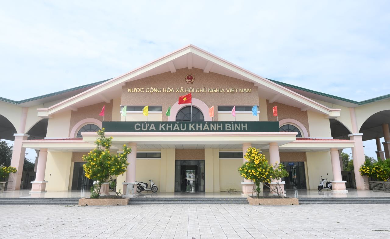 Cua khau Khanh Binh giu vai tro quan trong trong hoat dong xuat nhap khau hang hoa, giao thuong bien mau giua hai nuoc Viet Nam va Campuchia. Anh: Thanh Nhan