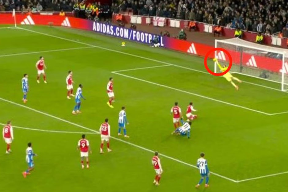 David Raya's excellent save in the match against Brighton. Photo cut from video