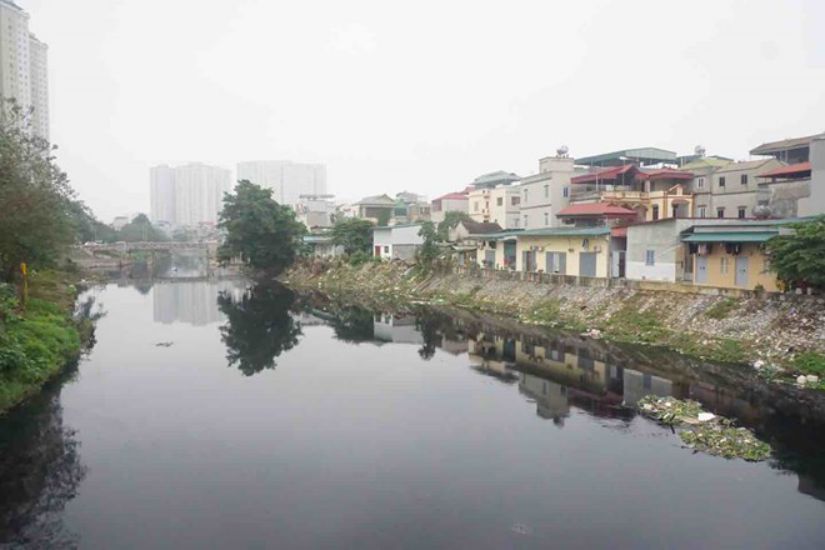 Nhue River is polluted before being "revved". Photo: Nhat Minh