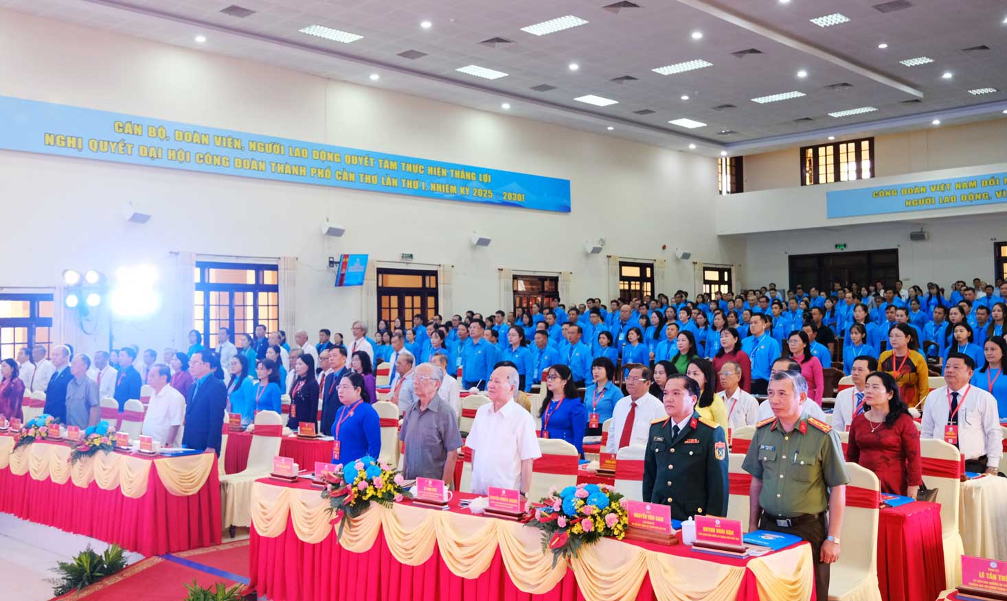 Dai hoi lam le chao co. Anh: My Ly