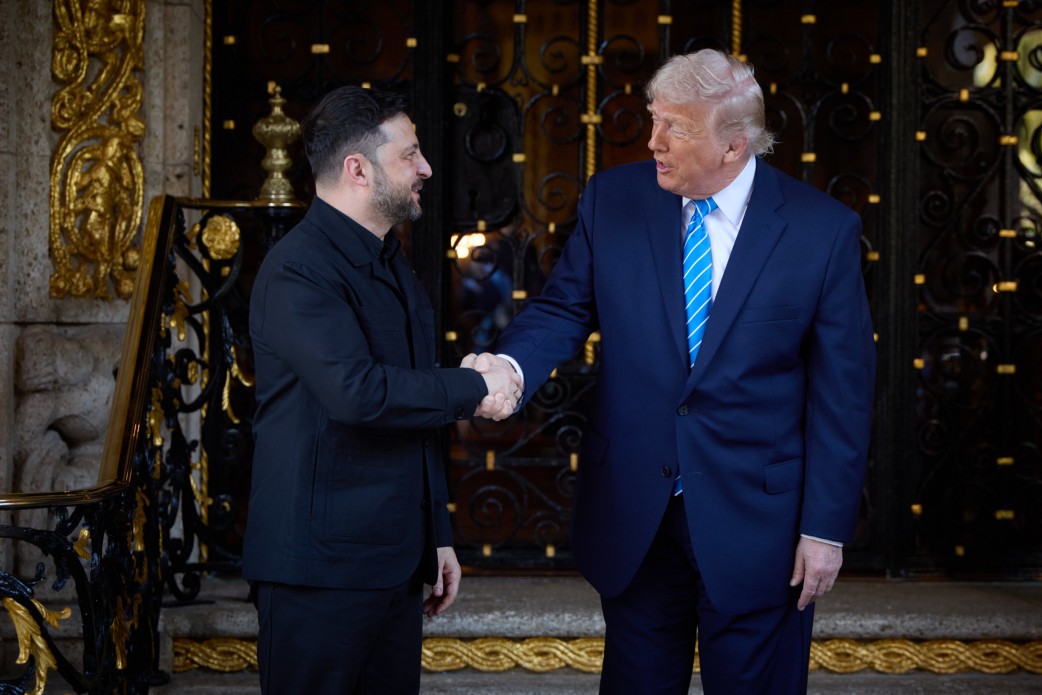 El presidente estadounidense Donald Trump se reune con el presidente ucraniano Volodymyr Zelensky el 28 de diciembre de 2025 en Florida, EE. UU. Foto: Oficina del Presidente de Ucrania