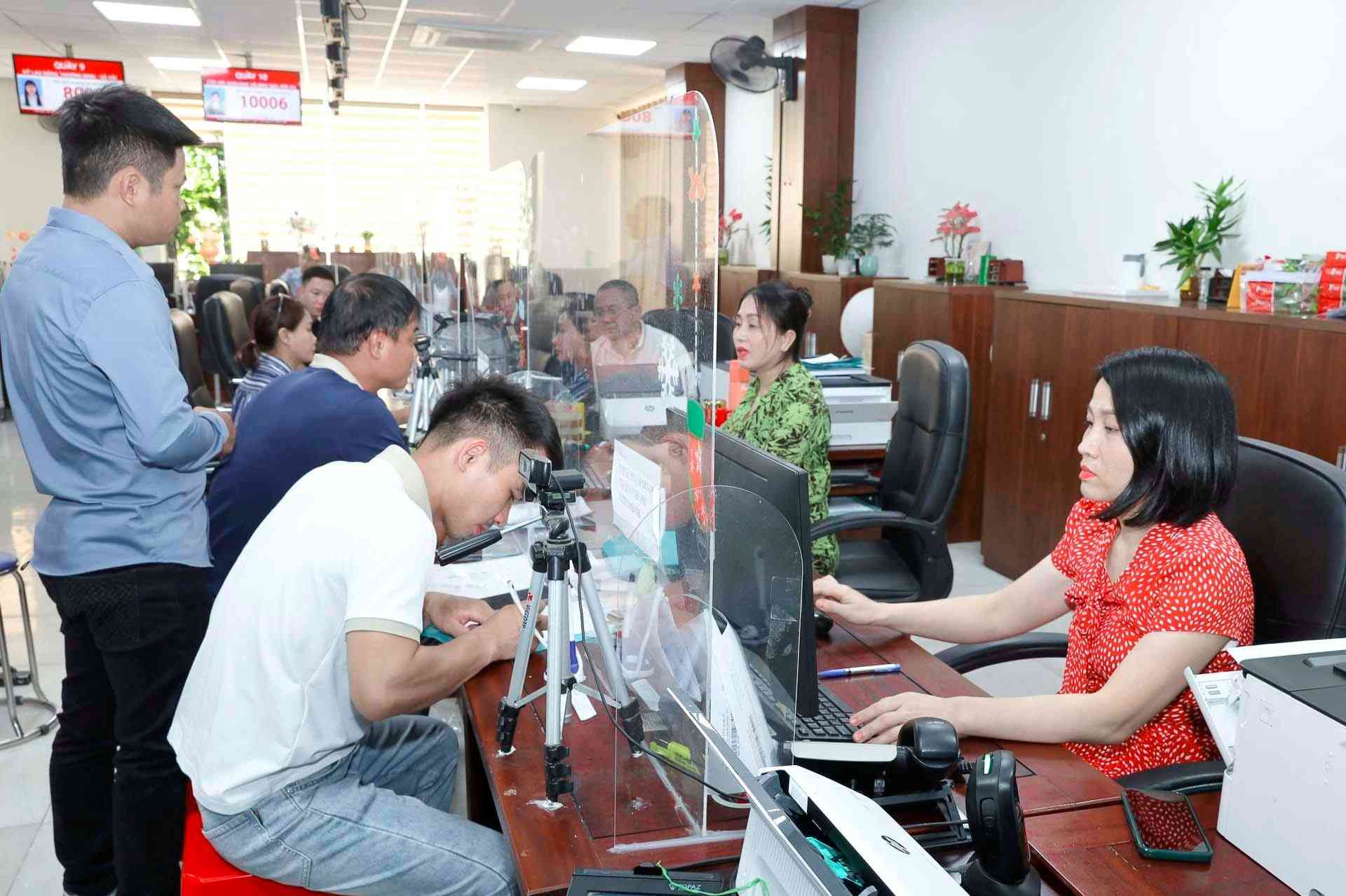 Nghe An sets a target for administrative reform in 2026 with over 98% of dossiers resolved on time, improving service quality. Photo: Quang Dung