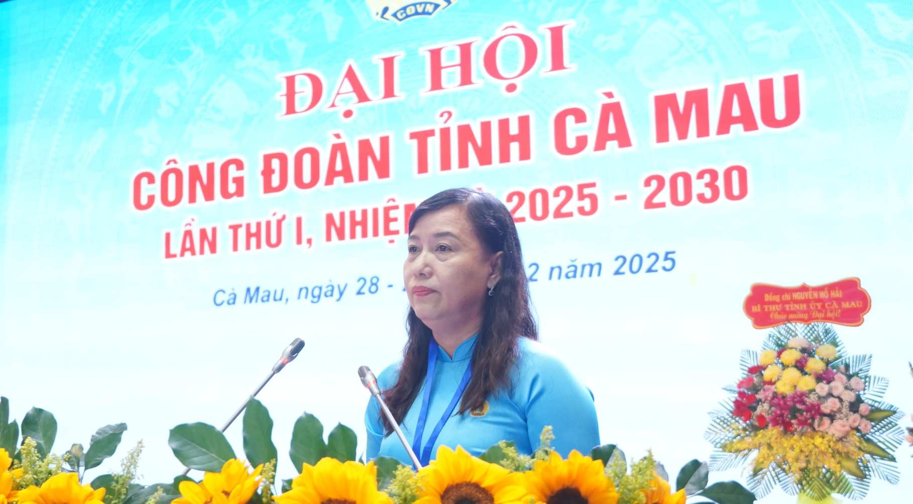 Chairman of Ca Mau Provincial Labor Federation Huynh Ut Muoi delivers the opening speech of the Ca Mau Provincial Trade Union Congress. Photo: Ta Quang
