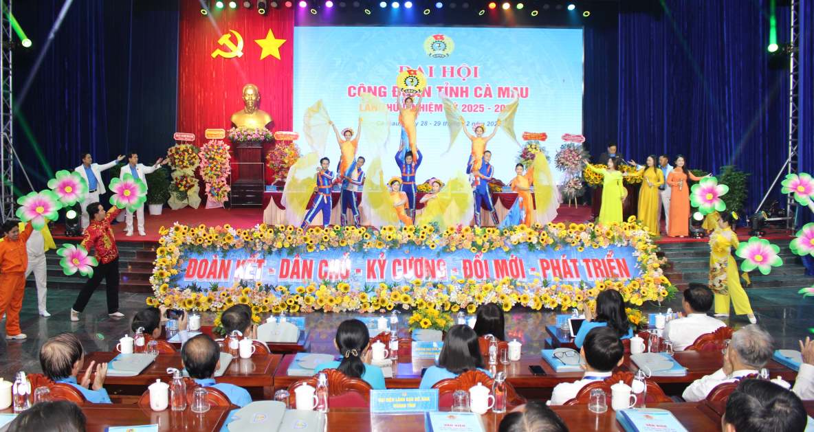 Van nghe chao mung Dai hoi Cong doan tinh Ca Mau lan thu I, nhiem ky 2025 -2030. Anh: Ta Quang