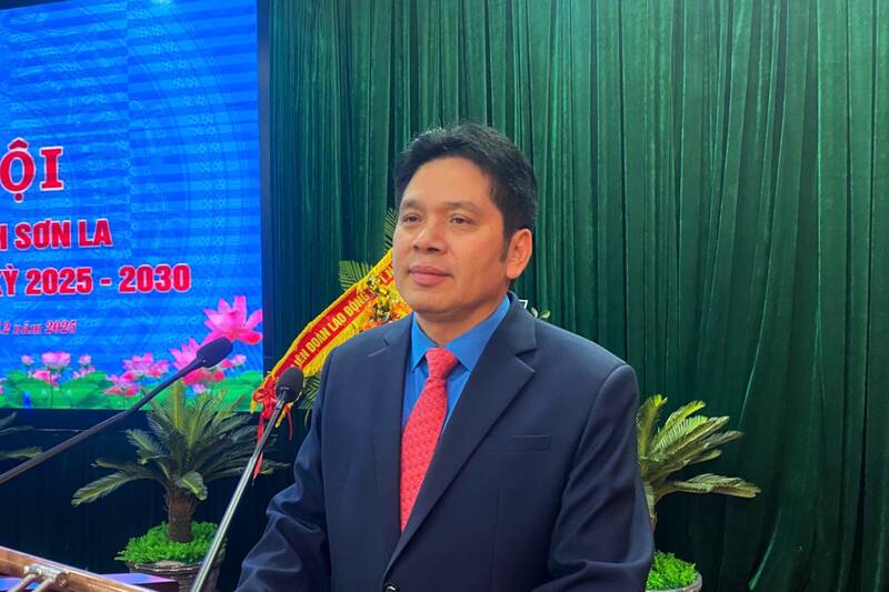 Mr. Soi Ngoc Cuong re-elected as Chairman of the Son La Provincial Labor Federation, term XVI, term 2025 - 2030. Photo: Truong Son