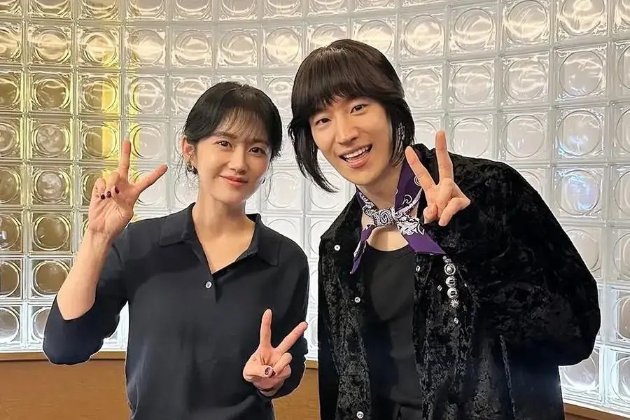 Jang Nara, Lee Je Hoon behind the scenes of the movie "Taxi Driver 3". Photo: Producer