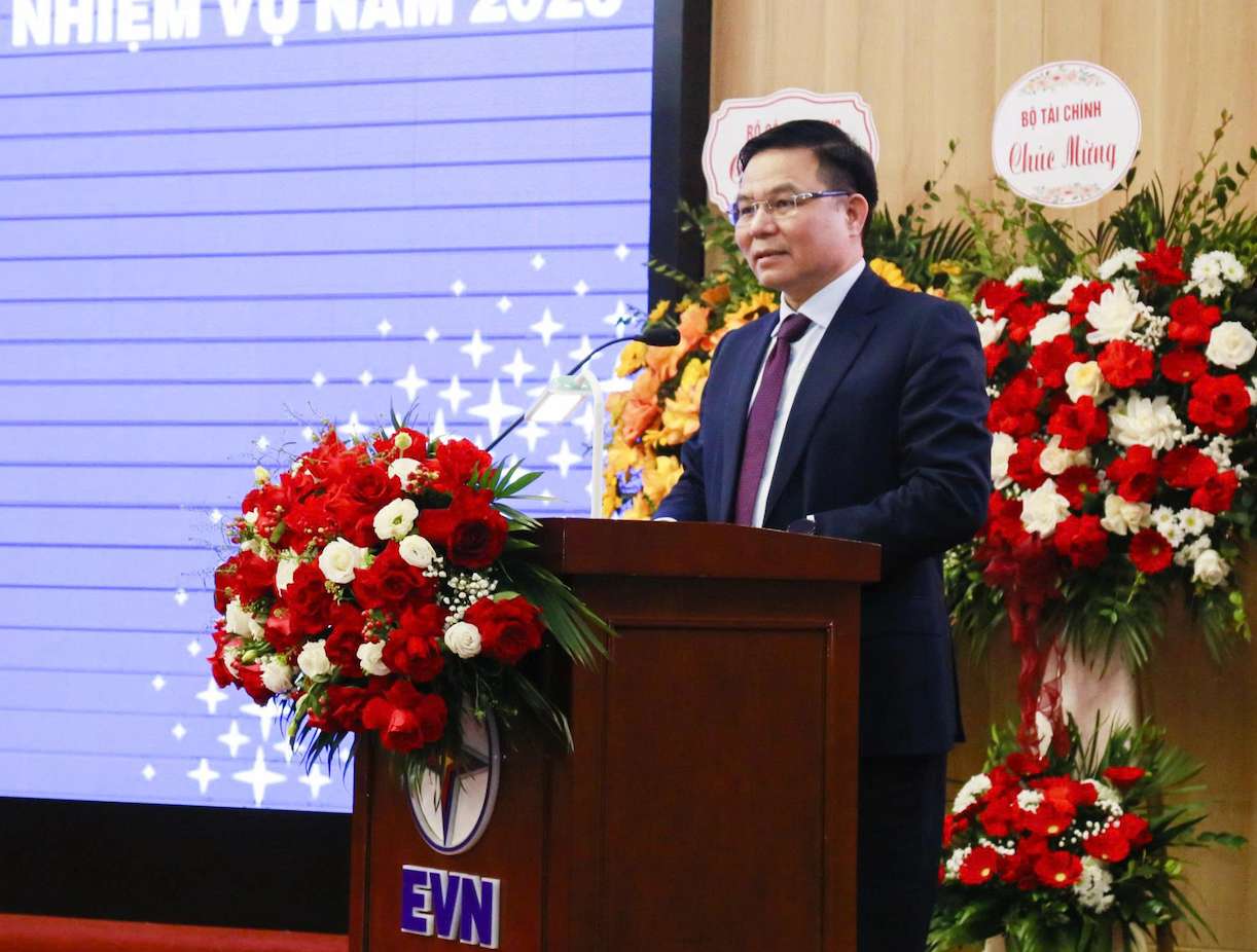 quyen Bo truong Bo Cong Thuong danh gia cong tac quan tri doanh nghiep cua EVN co buoc phat trien tot, tung buoc co loi nhuan va xu ly lo luy ke cua giai doan truoc. Anh: EVN